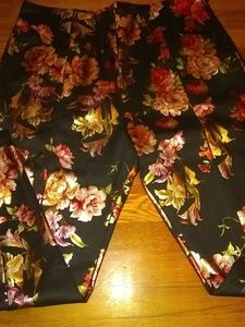 Floral skinny leg pants